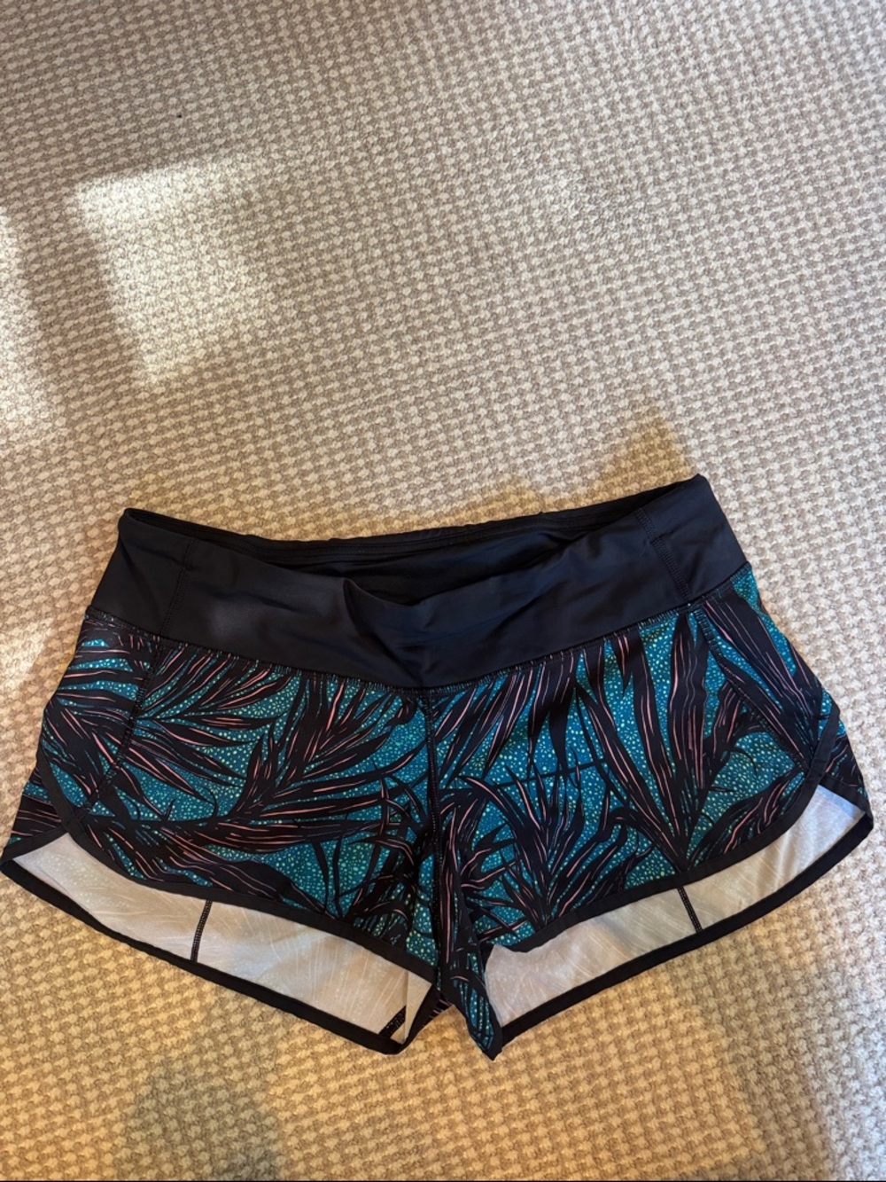 Lululemon Women's Botanical Speed Up Shorts 2.5”